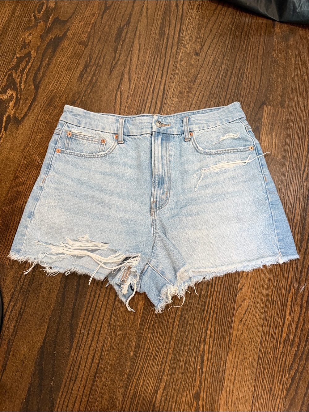 American Eagle Strigid Denim Curvy '90s Boyfriend Short size 12